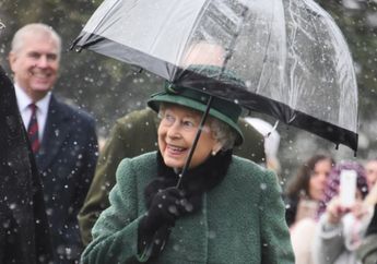 Alasan Mengapa Ratu Elizabeth II Kerap Gunakan Payung Transparan