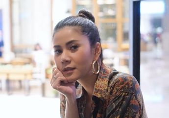 Gaya Super Seksi Cynthia Ramlan Adik Kandung Olla Ramlan Sekaligus Mantan Istri Vicky Nitinegoro