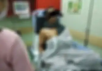 Brutal! Mau Buang Air Kecil Driver Ojol Ditusuk Begal, Korban Lolos Walau Bersimbah Darah