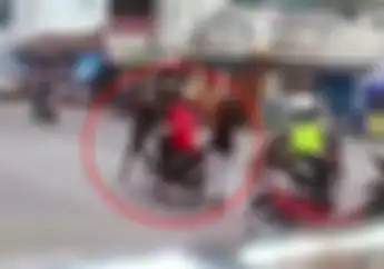 Video Remaja Bonceng 3 Enggak Pakai Helm Kabur Saat Ditilang Polisi, Bocah Ngapa Yak..