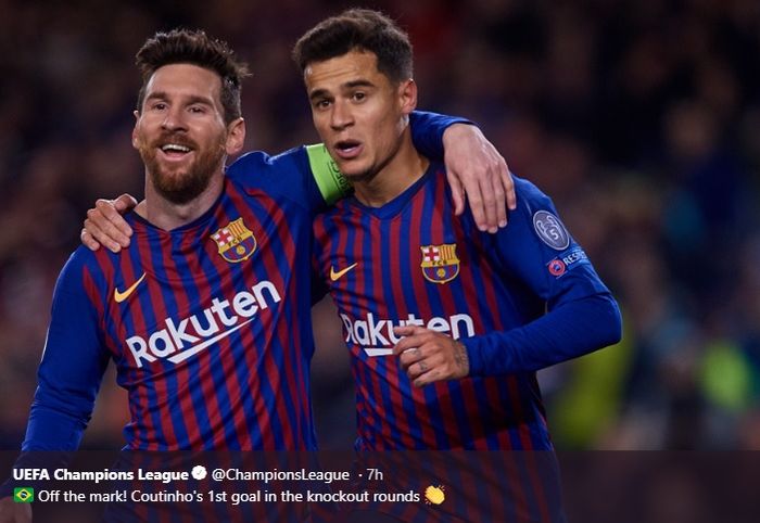 Gelandang serang Barcelona, Philippe Coutinho, merayakan golnya bersama Lionel Messi di Camp Nou, Rabu (13/3/2019)