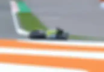 Ngeri, Andrea Iannone Terseret Sampai Motor Percikan Api di Tes Pramusim MotoGP Valencia