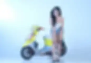 Vivian, Cewek Seksi Fans Valentino Rossi Ini Doyan Motor Matic