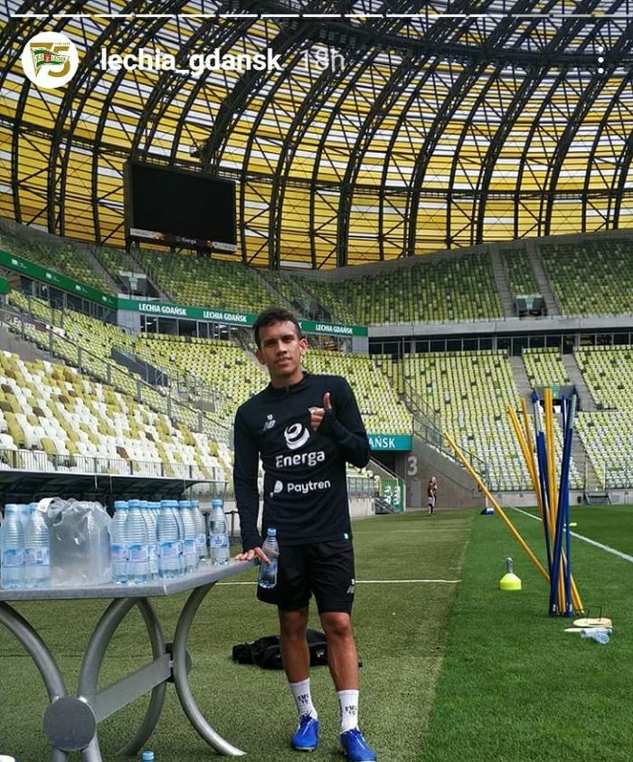 Egy Maulana Vikri dalam sesi latihan Lechia Gdansk.
