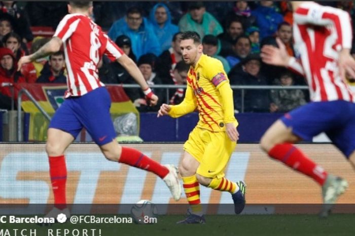 Aksi megabintang Barcelona, Lionel Messi, dalam laga meawan Atletico Madrid di Wanda Metropolitano, Minggu (1/12/2019).