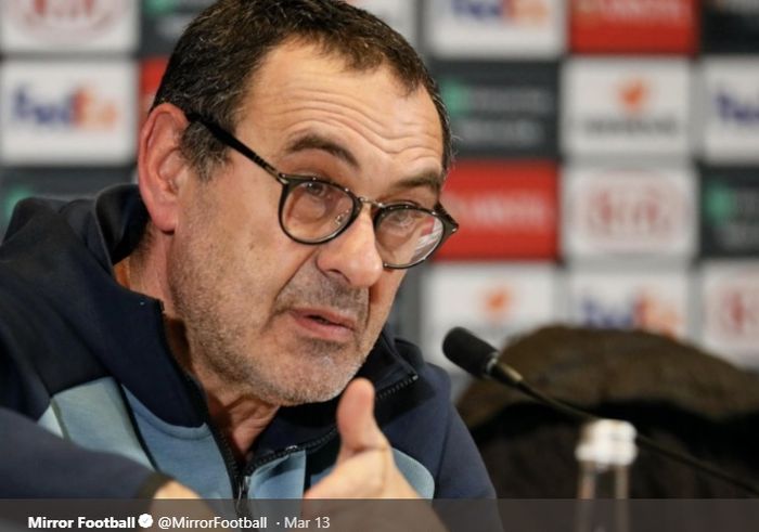 Pelatih Chelsea, Maurizio Sarri saat konferensi pers.