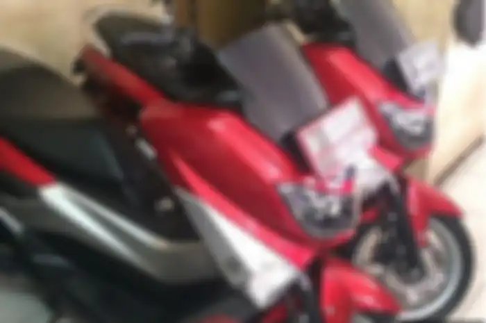 Yamaha NMAX seken di dealer motor bekas.