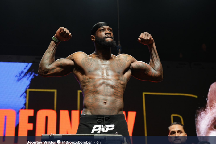 Deontay Wilder bisa jadi biang kerok batalnya duel Tyson Fury vs Anthony Joshua yang diidam-idamkan jagat tinju.