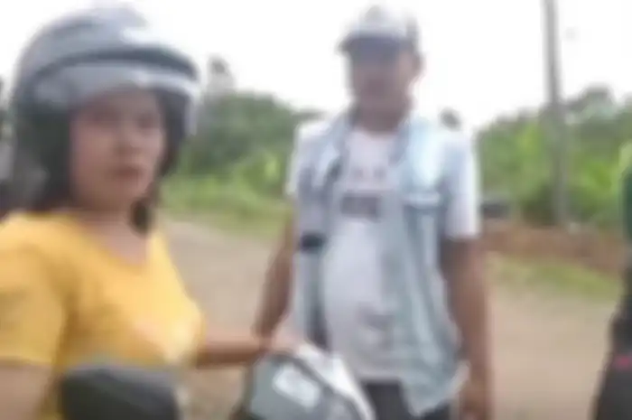 Ilustrasi Debt collector kepung perempuan pemberani naik Honda Vario