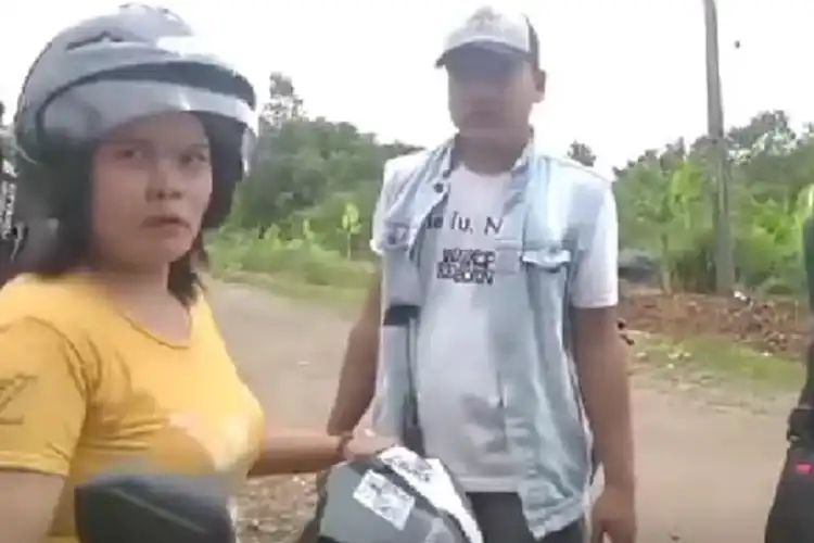 Debt Collector Sok Jagoan Kepung Perempuan Pemberani, Dibuat Enggak Berkutik