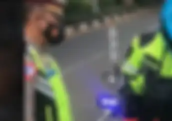 Viral, Bikers Pengawal Ambulans Ditilang Polisi, Pasang Strobo dan Sirine Mirip Motor Patwal