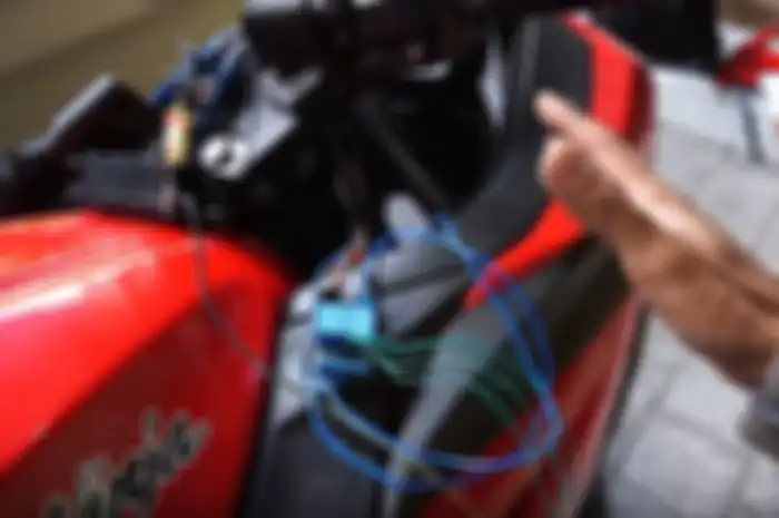 Dijelaskan dengan rinci cara membuat modul sensor sidik jari