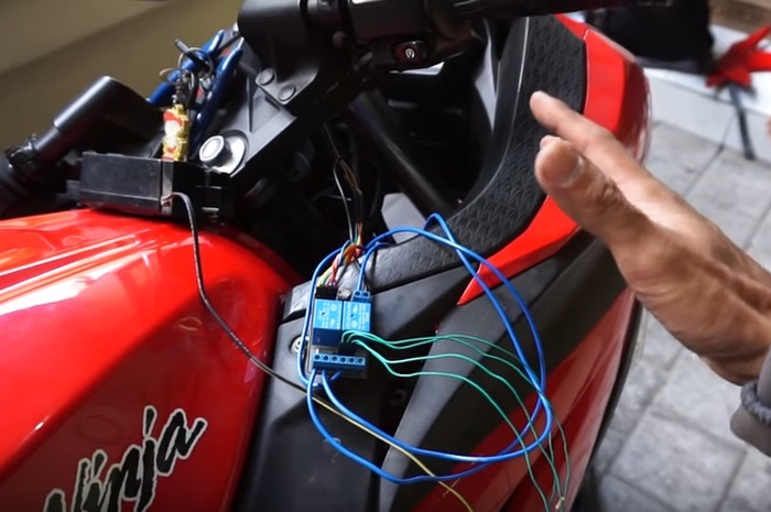 Dijelaskan dengan rinci cara membuat modul sensor sidik jari