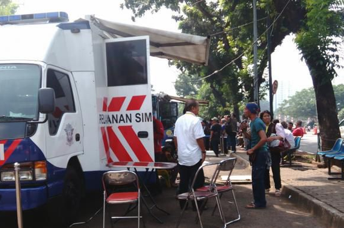 Ilustrasi layanan SIM Keliling