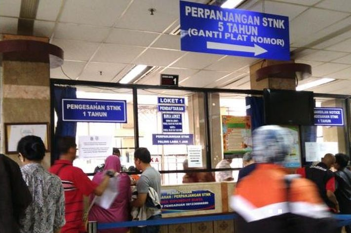 Horeee...tunggakan pajak motor dihapus alias gratis. Proses dan persyaratannnya juga gampang banget, gak pakai lama langsung beres.
