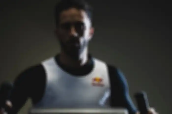 Manajer Andrea Dovizioso, Simone Battistella mengungkap peluang kembalinya bersama tim pabrikan Aprilia.