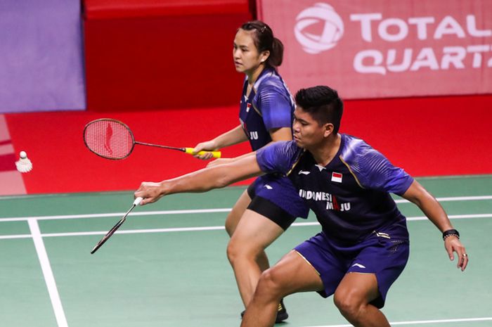 Aksi pasangan ganda campuran, Praveen Jordan/Melati Daeva Oktavianti, pada final Thailand Open I 2021 di Impact Arena, Bangkok, Thailand, 17 Januari 2021.