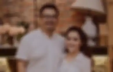 Tepis Kabar Miring Soal Hubungan Terlarangnya dengan Tukul Arwana, Vega Darwanti Pamer Potret Mesra Bareng Sang Suami, Buktikan 12 Tahun Penikahannya Baik-baik Saja