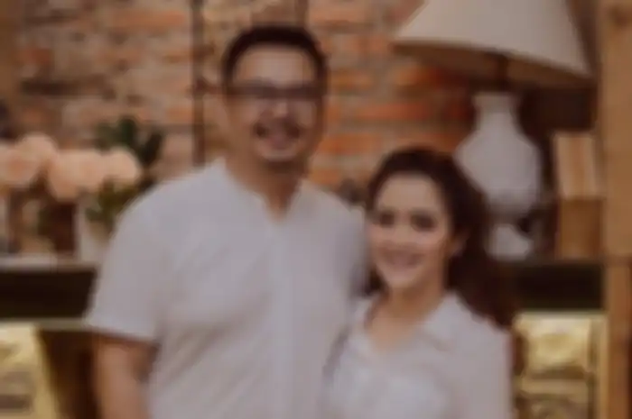 11 Tahun Arungi Bahtera Rumah Tangga dengan Dokter Tajir Pejuang Corona, Intip Potret Mesra Vega Darwanti dan sang Suami yang Jauh dari Gosip Miring
