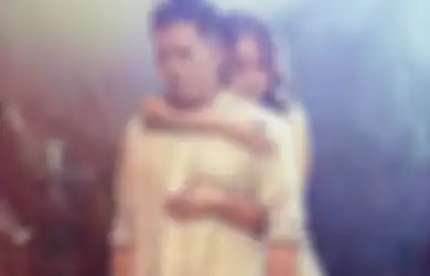 Foto BCL Peluk Ariel Noah dari Belakang Disebut Serasi, Rossa Semprot Robby Purba Gegara Singgung Mantan Luna Maya
