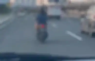 Mentang-mentang Punya Akses, Pengendara Motor Ini Viral Kepergok Nekat Masuk TOL dengan Gunakan Kartu Tap, Begini Kronologinya