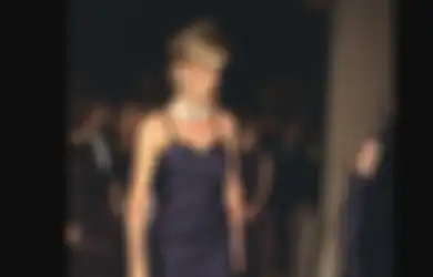 Salah Satunya Versace, Bongkar 4 Brand Fashion dan Perancang Favorit Princess Diana!