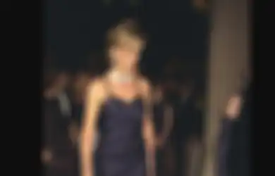 Salah Satunya Versace, Bongkar 4 Brand Fashion dan Perancang Favorit Princess Diana!