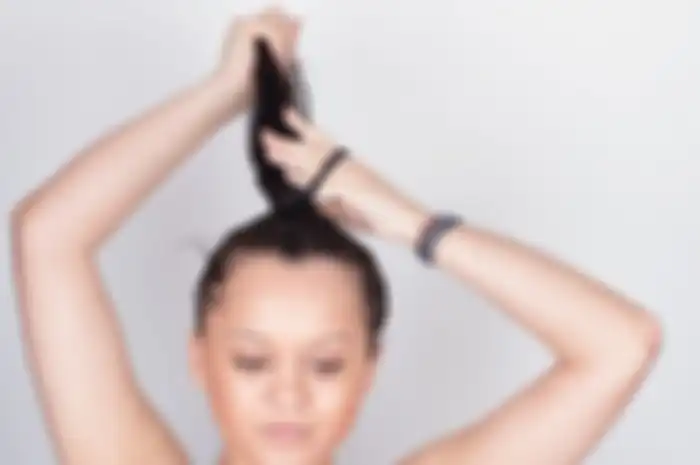 Mengikat Rambut Saat Basah