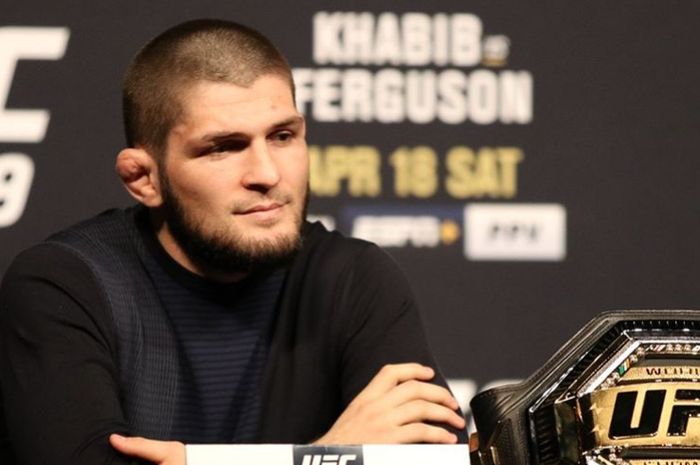 Pensiunan jagoan kelas ringan, Khabib Nurmagomedov kesulitan memprediksi salah satu duel yang bakal manggung di UFC 260.