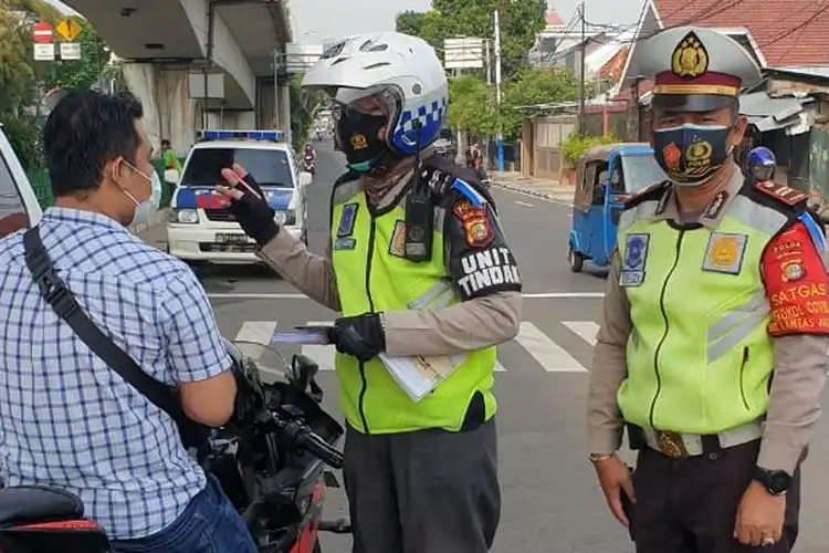 Belum Punya SIM Jangan Nekat Naik Motor, Terjaring Operasi Zebra 2022 Dendanya Bikin Nangis