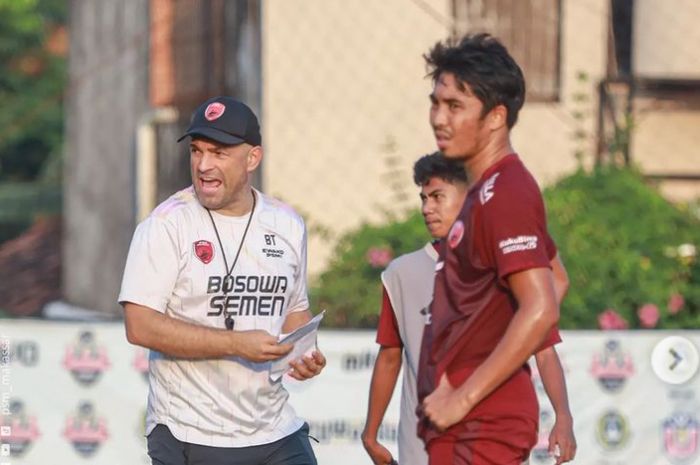 Pelatih PSM Makassar, Bernardo Tavares saat memimpin latihan tim