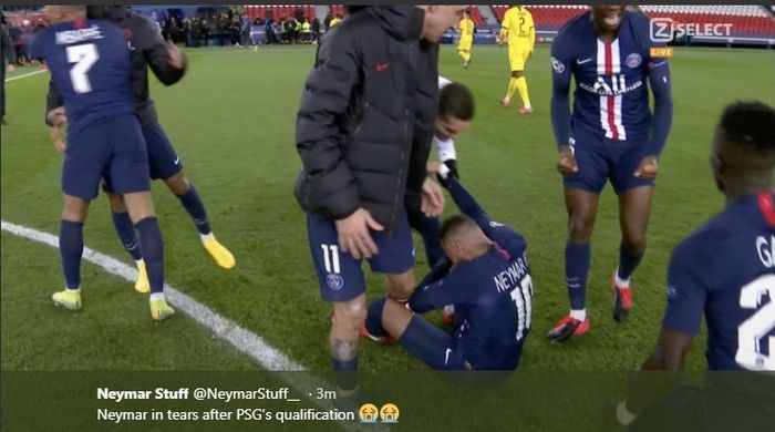 Neymar menangis setelah membantu PSG mengalahkan Borussia Dortmund  pada leg kedua babak 16 besar Liga Champions, Rabu (11/3/2020).