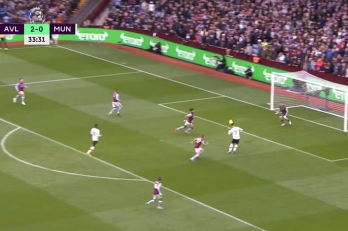 Peluang emas Cristiano Ronaldo yang digagalkan Emiliano Martinez dalam duel Aston Villa vs Man United di Liga Inggris (6/11/2022).