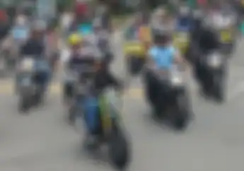 Mantap! Lampu Motor Custom Jokowi Sudah Menyala Saat Riding di Bandung