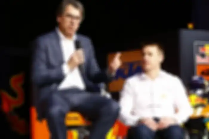 CEO KTM, Stefan Pierer (kiri) ingin KTM punya tim satelit di MotoGP