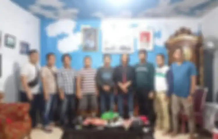Try Setia Budi Purwanto (lima dari kiri) bukanlah tersangka pengeroyokan Ade Armando.