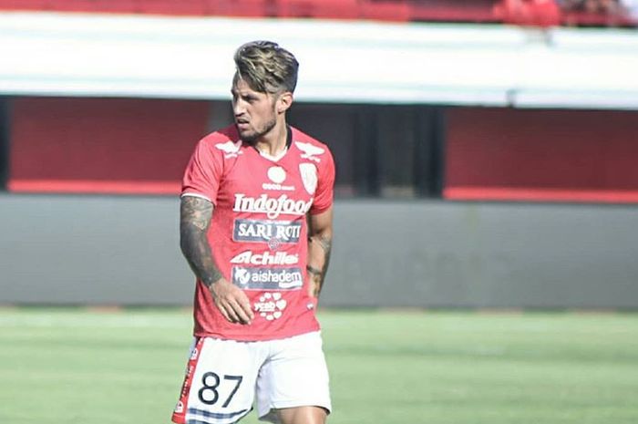 Pemain Bali United, Stefano Lilipaly absen dalam latihan persiapan Piala AFC 2021.