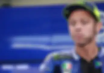 Valentino Rossi Kritik Gaya Bertarung Dovizioso di 2 Lap Terakhir, 'Enggak Cerdas!'