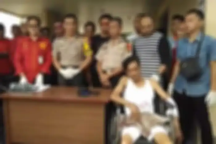 Kapolres Prabumulih AKBP Tito Hutauruk member keterangan kepada wartawan terkait penangkapan tersang