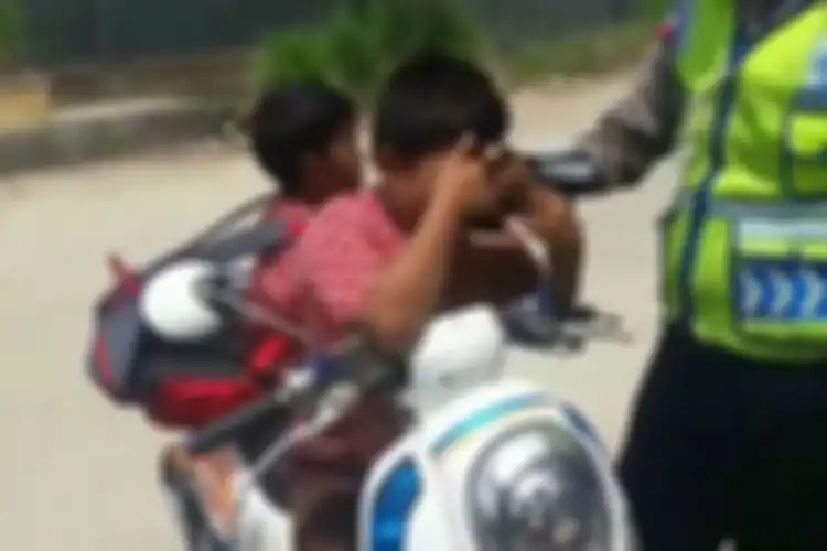 Bocah SD ditilang polisi