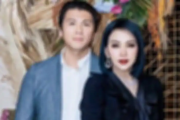 Syahrini dan Reino Barack