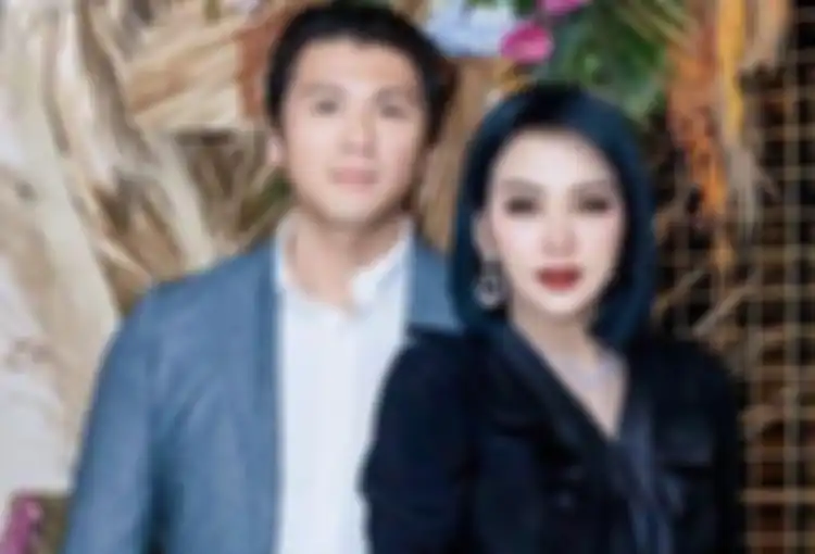 Syahrini dan Reino Barack