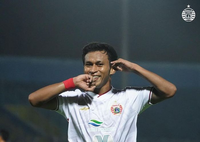 Osvaldo Haay melakukan selebrasi usai mencetak gol ke gawang Borneo FC pada fase grup Piala Menpora 2021.