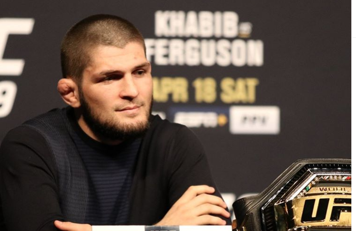 Petarung UFC asal Rusia, Khabib Nurmagomedov, saat mengikuti konferensi pers UFC 249. 