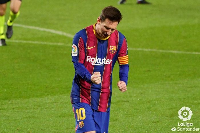 Aksi megabintang Barcelona, Lionel Messi, saat melawan Levante pada Minggu (13/12/2020).