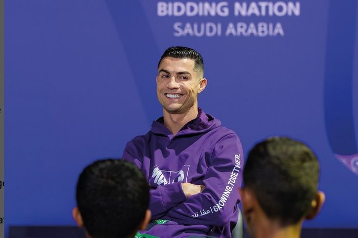 Cristiano Ronaldo mengisi acara kampanye Arab Saudi menjadi tuan rumah Piala Dunia 2034 pada 5 Desember 2024. Bintang Portugal ini sangat penting bagi Arab Saudi.