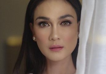 Di Tengah Kabar Pernikahan Syahrini dan Reino Barack, Luna Maya Unggah Foto Terbaru yang Jadi Sorotan Netizen