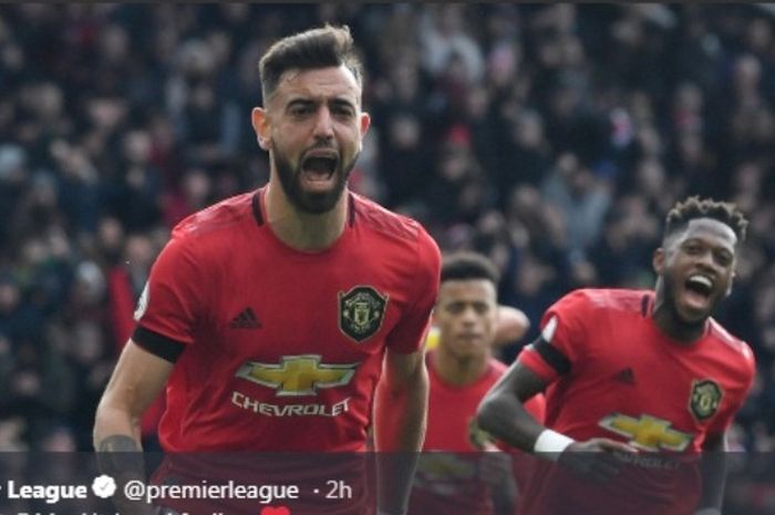 Gelandang Manchester United, Bruno Fernandes, melakukan selebrasi seusai menjebol gawang Watford pada Minggu (23/2/2020).