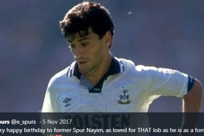 Nayim saat masih membelaTottenham Hotspur.