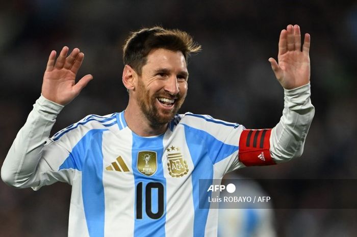 Lionel Messi mencetak rekor level dunia sesaat setelah rival abadinya, Cristiano Ronaldo, membuat sejarah di Kualifikasi Piala Dunia.